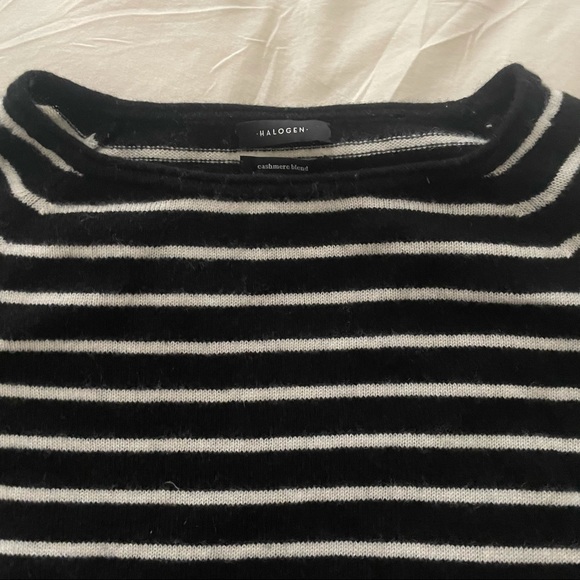 Nordstrom black and white soft wool/cashmere sweater - Picture 2 of 3